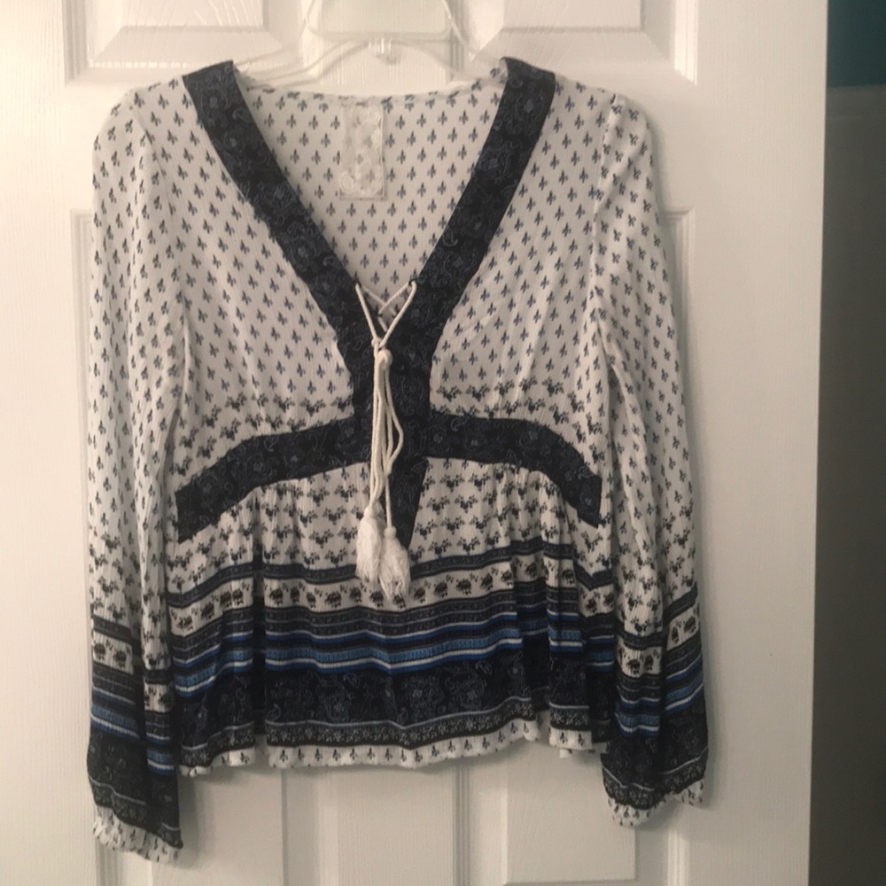 Blue and white top
